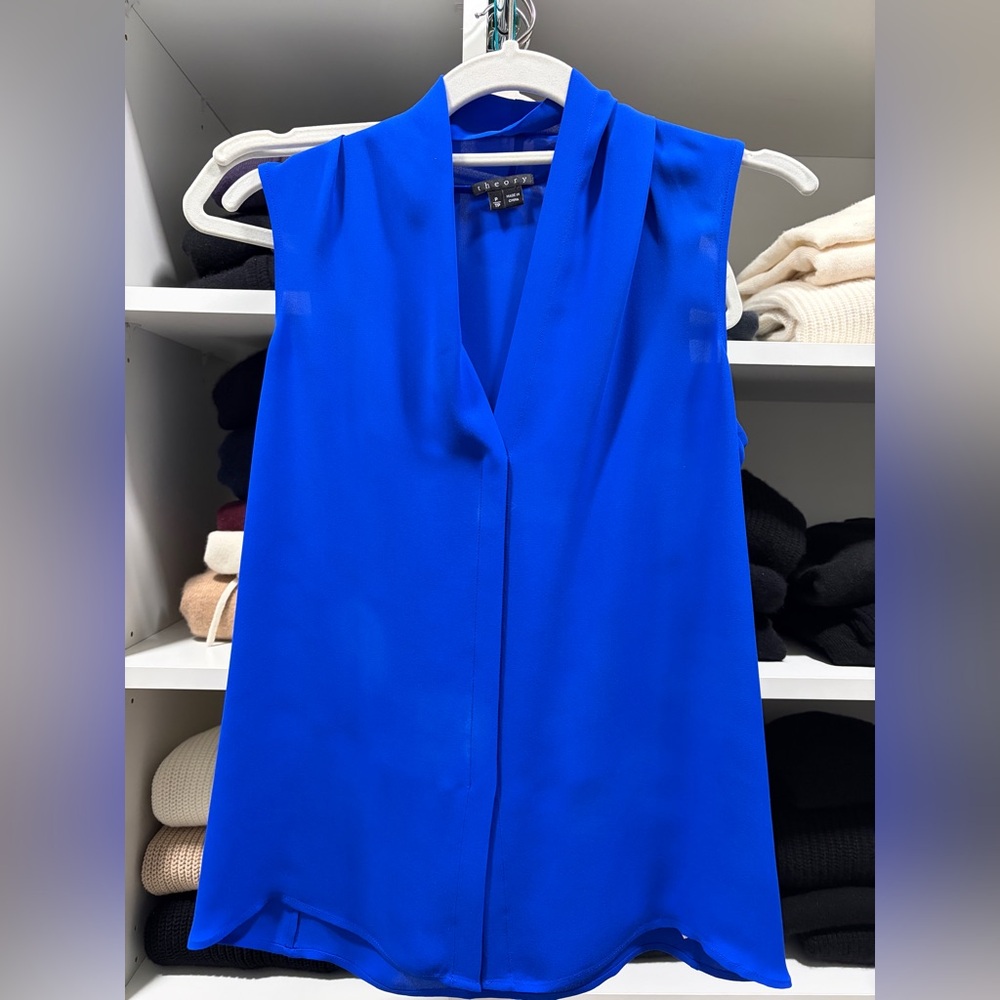 NWOT Theory Blue Sleeveless Women's Top
